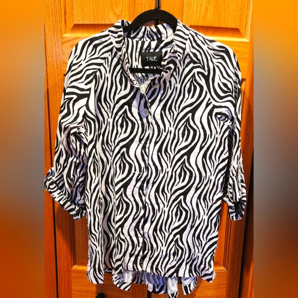 Talie Zebra Print Button Up Sz M